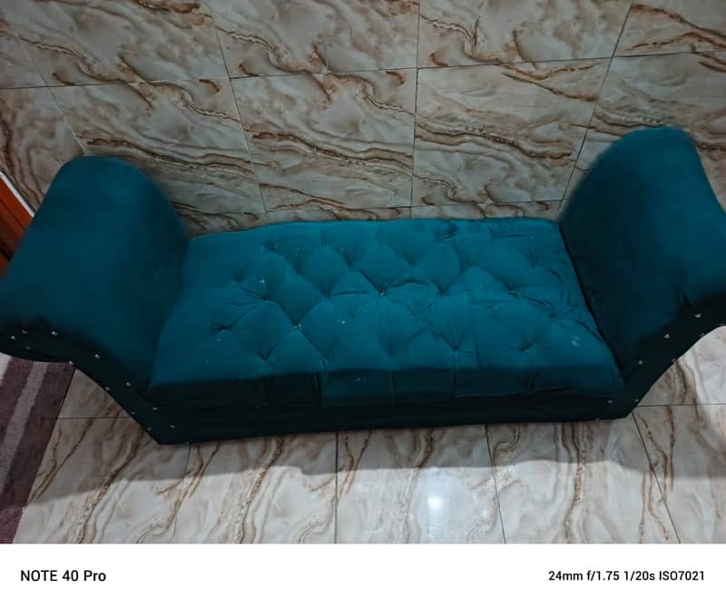 Sofa, sheeti ND table 1