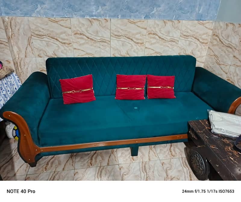 Sofa, sheeti ND table 3