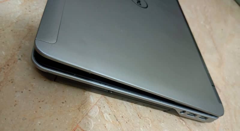 Dell Latitude E6440 i5 4th Generation 3