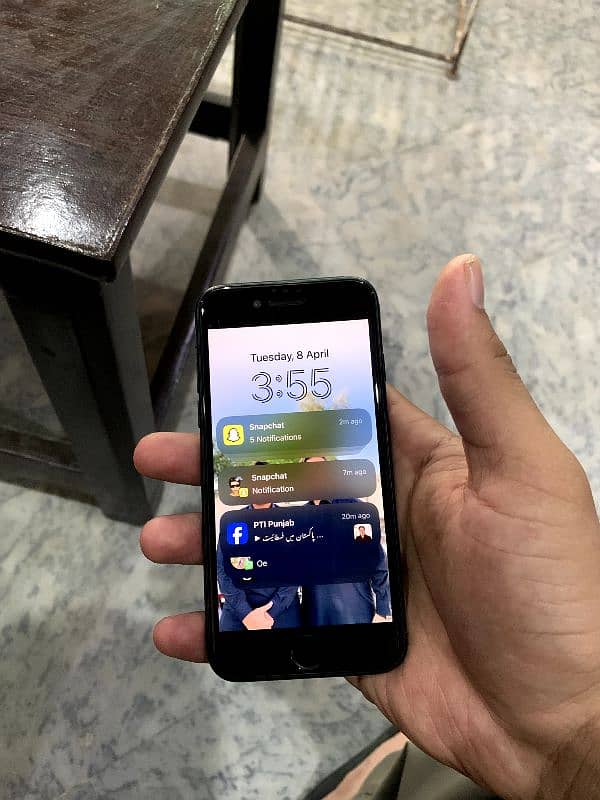 iphone SE 2023 3rd generation 4