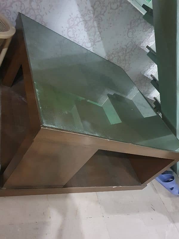 Central table for sale 1