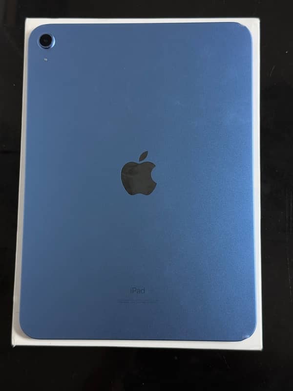 IPad 10th Generation 64GB Blue With Magic Keyboard and Apple Pencil 2 1