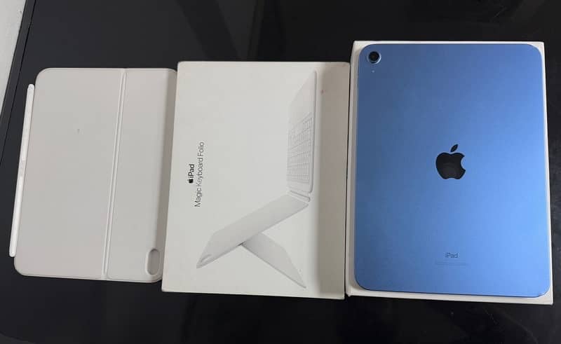 IPad 10th Generation 64GB Blue With Magic Keyboard and Apple Pencil 2 3