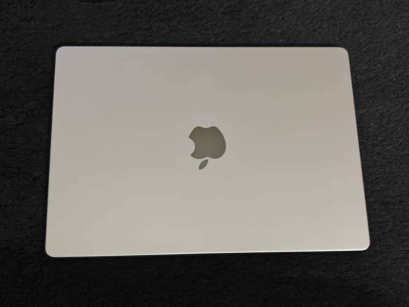 2019//2020//2023 apple MacBook Pro air available 0