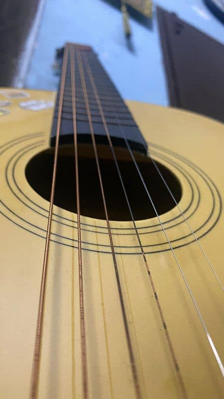 Classical style Acoustic guitar and in almost new condition 5