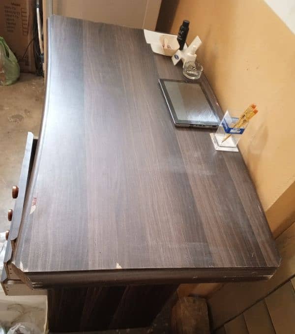 Computer Table 1