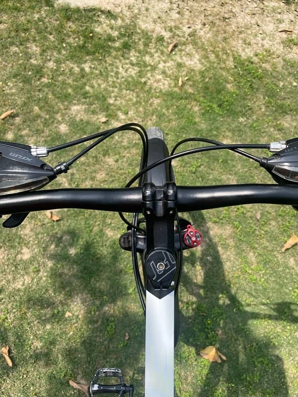Gear Cycle | 7 back 3 front | Ferrari brand | Disk brake 3