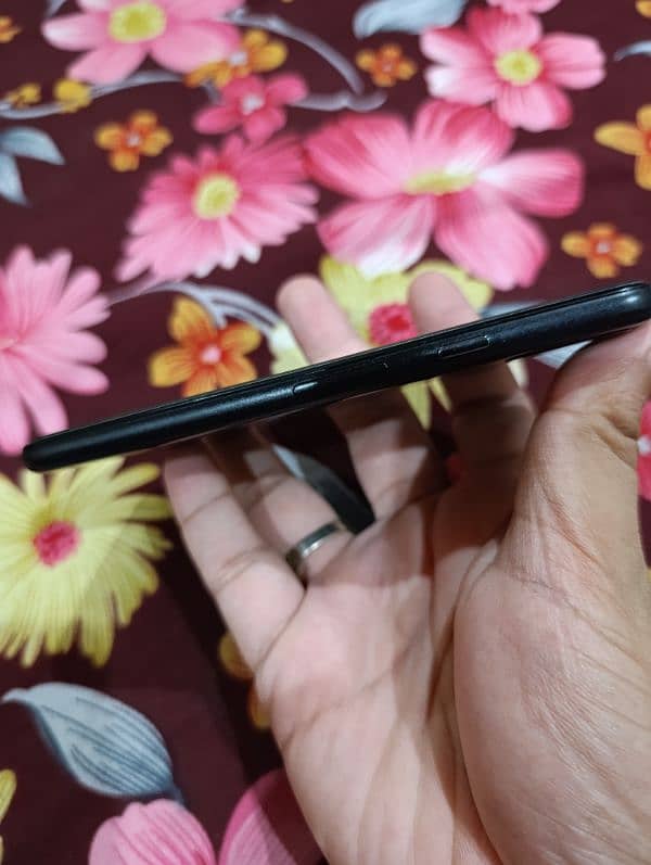 Google Pixel 5 5G phone good condition 7