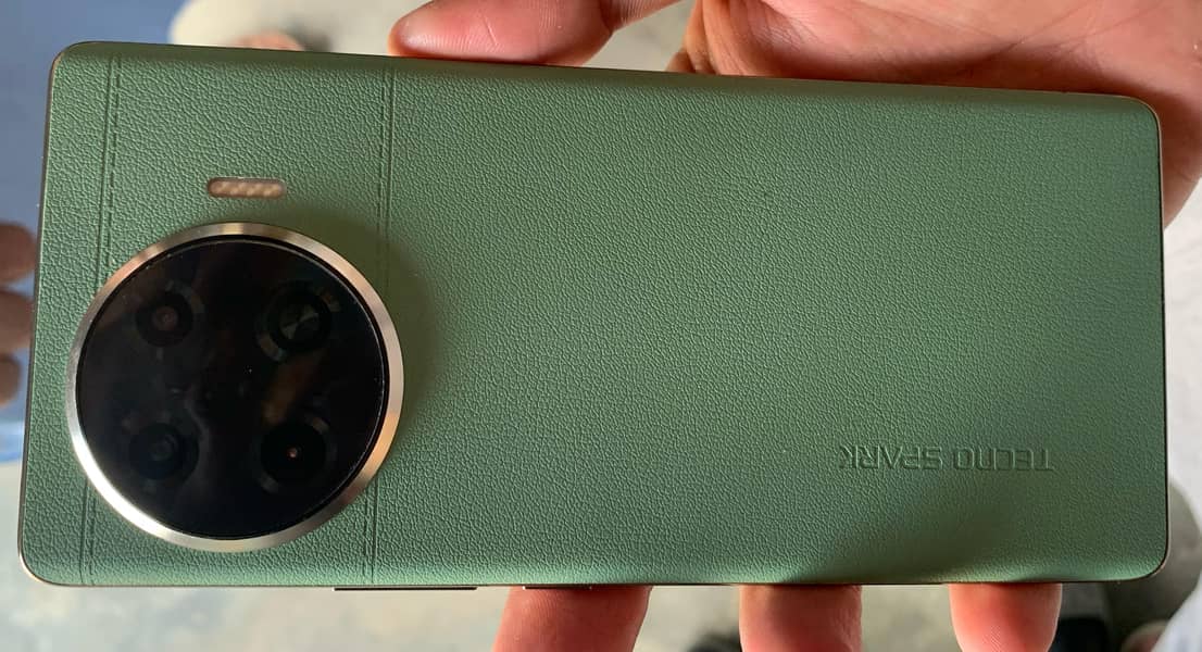 TECNO Spark 20pro plus 0