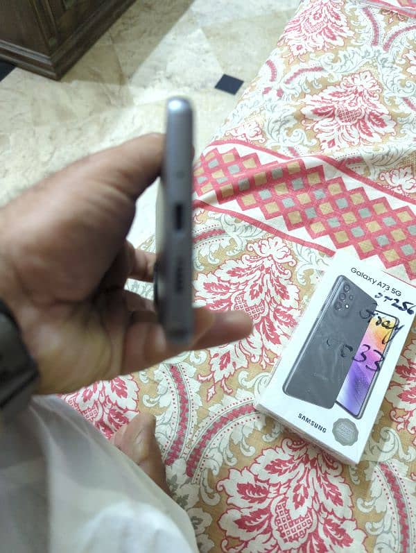 Samsung A73  5g for sale 4