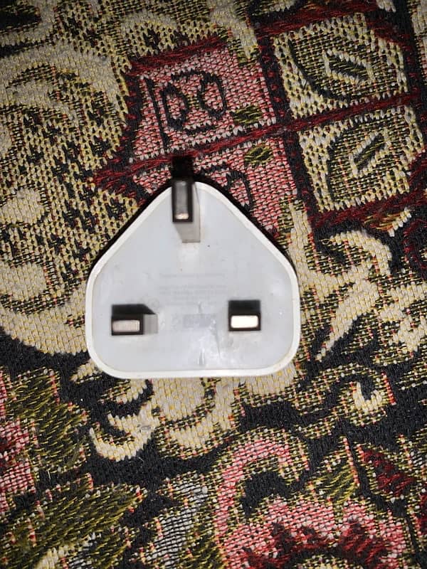 Apple charger 0