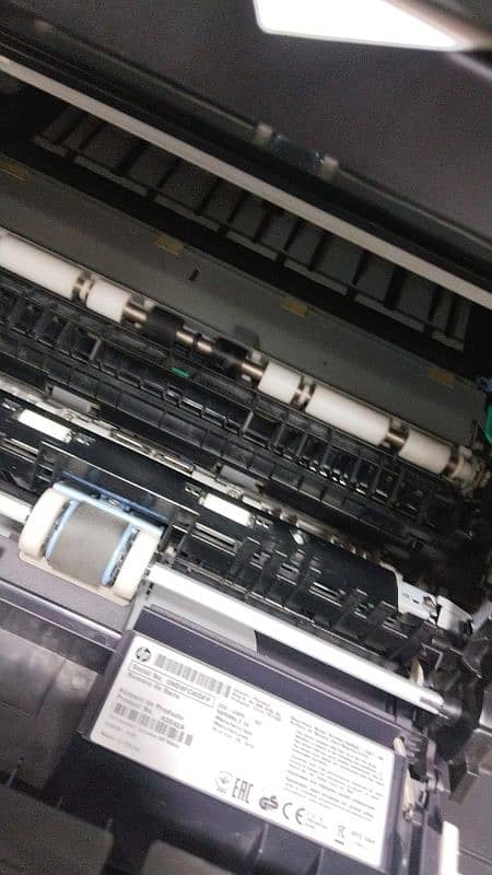 hp Laser jet mfp M435nw A3 size 6