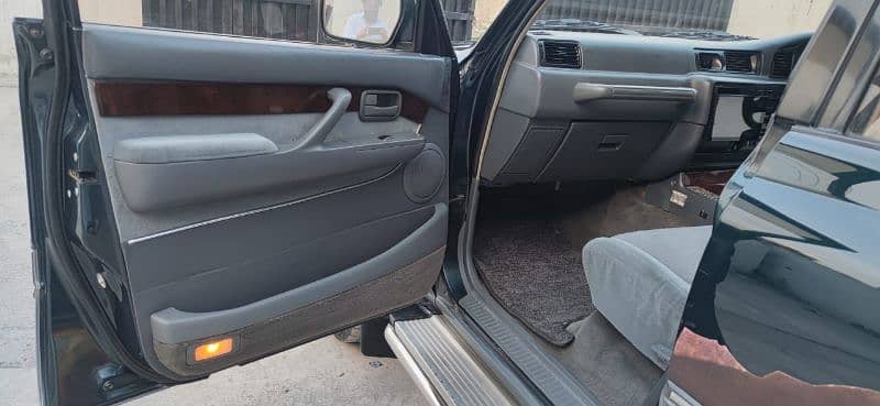 Toyota Land Cruiser 1995 11