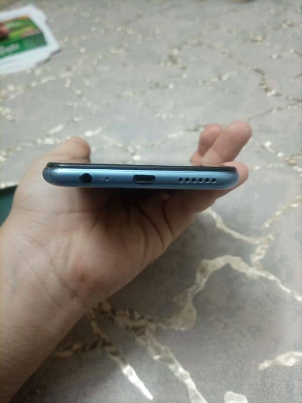 Infinix Hot 10 with Box and case 6