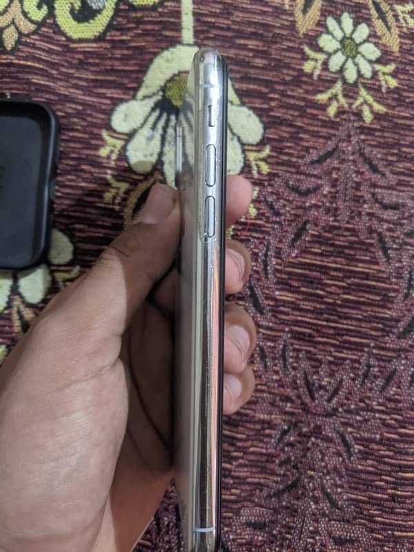 iPhone X Factory Unlocked 64 memory 1
