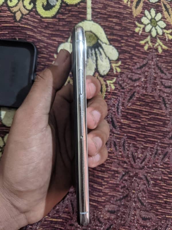 iPhone X Factory Unlocked 64 memory 2