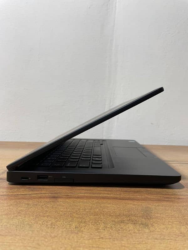 Dell Latitude 5491 4