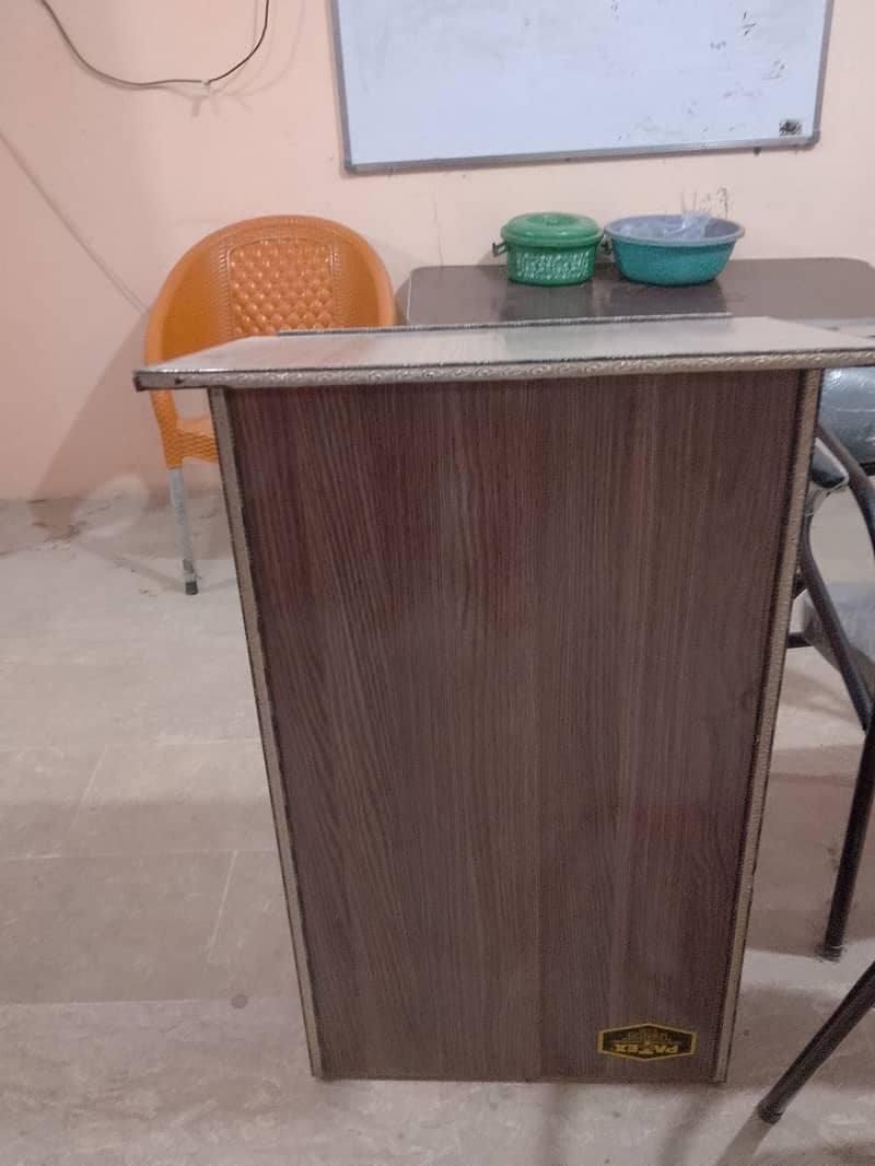 Computer & Study Table 3