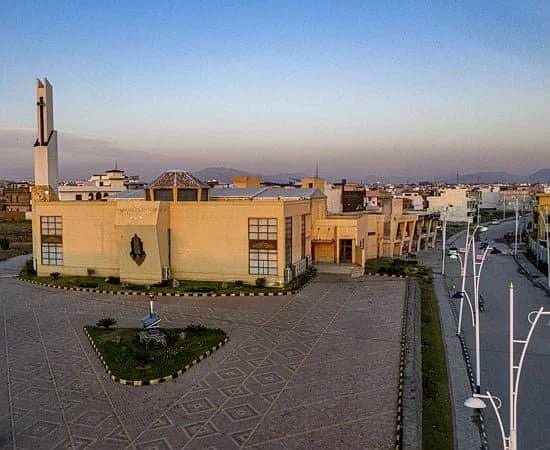 Corner Prime Location Plot New City Phase II, Q Block 3