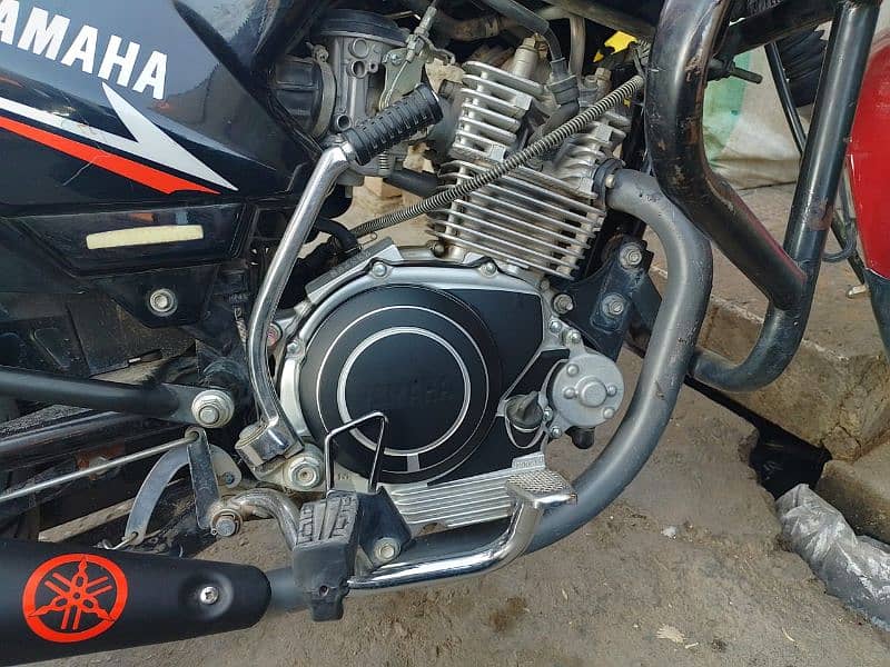 Yamaha ybr in red color like new 2
