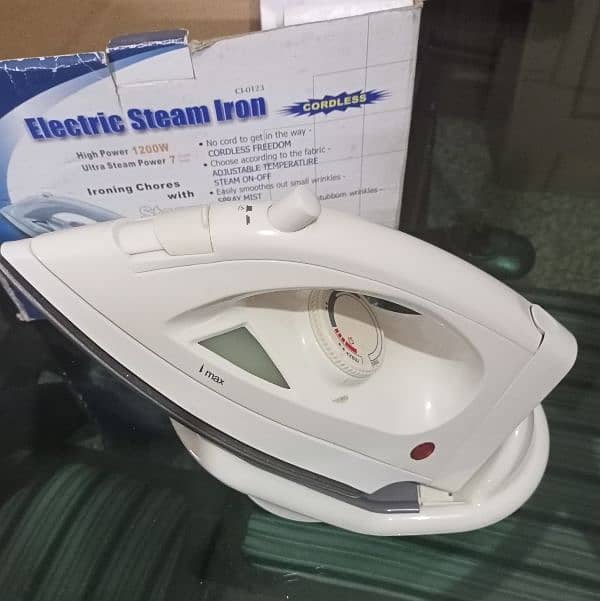 Cordless Steam Iron 2