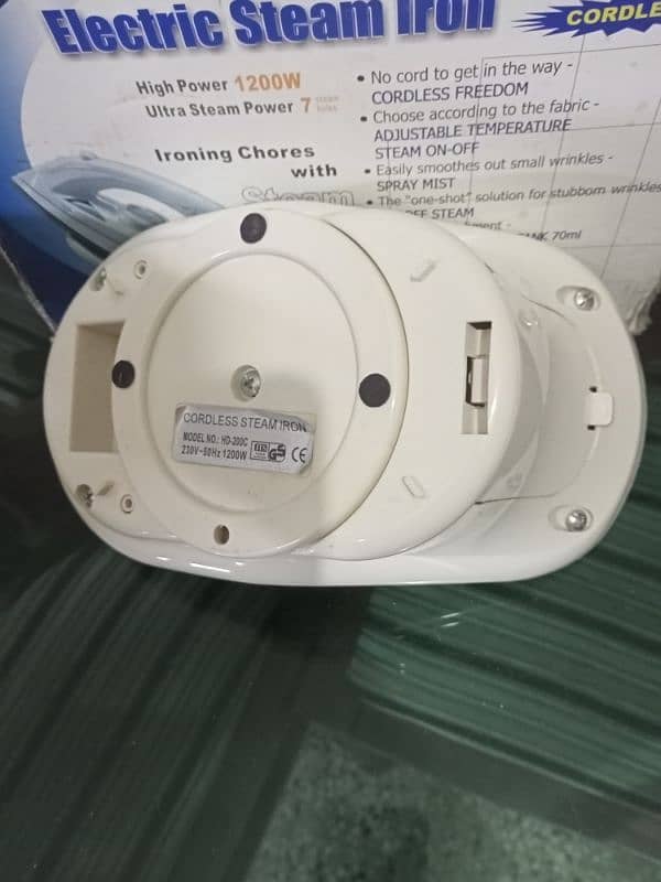 Cordless Steam Iron 4