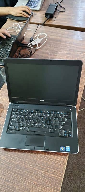 Dell latitude E6440 Laptop i7 4th generation. 0