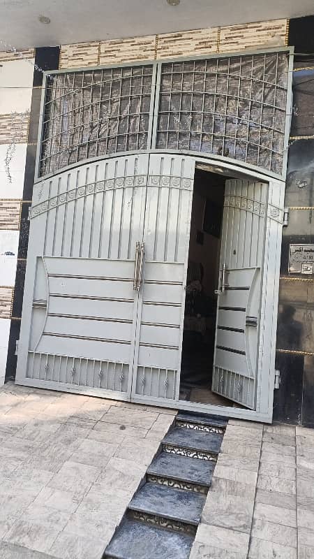 Triple Storey 2.5 Marla House In Shalimar Calony F Block Gulshan E Ravi 0