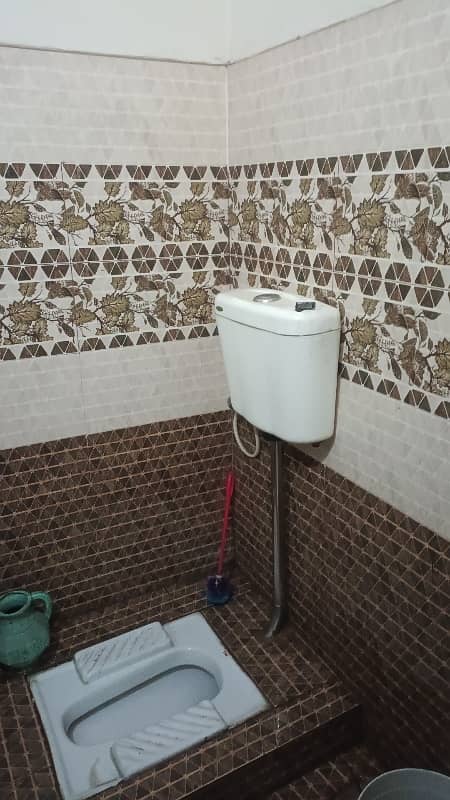 Triple Storey 2.5 Marla House In Shalimar Calony F Block Gulshan E Ravi 5