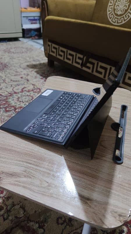 Dell latitude 5290.2 in 1 touch screen  laptop & Tablet 2