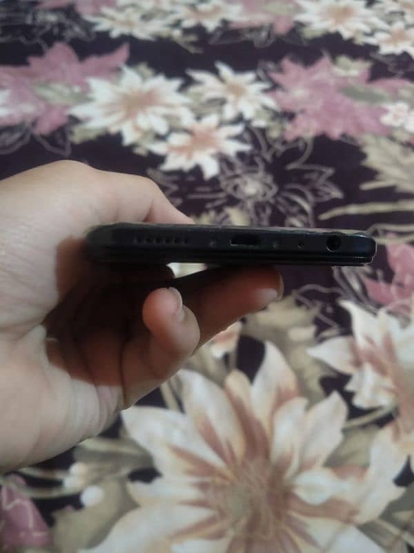 I am selling My vivo y 19 4