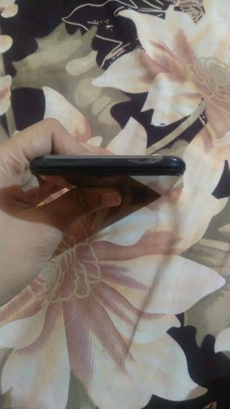 I am selling My vivo y 19 8