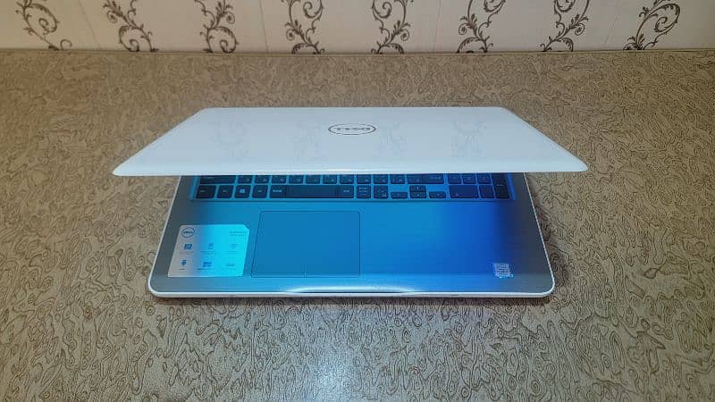 Laptop DELL i5, 7th Gen | Slim, Stylish 6