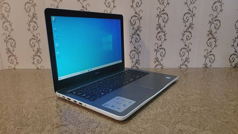 Laptop DELL i5, 7th Gen | Slim, Stylish 9
