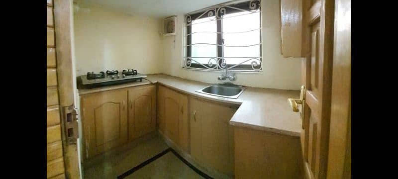 paying guest rooms for Female only 7