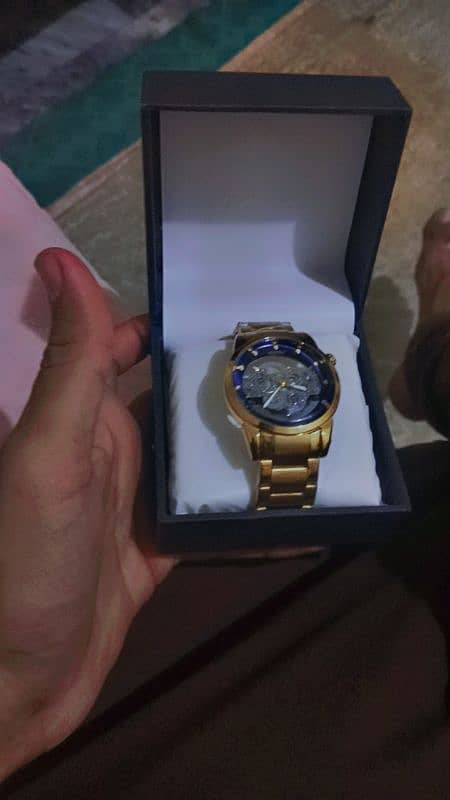Hoursly hand watch 0