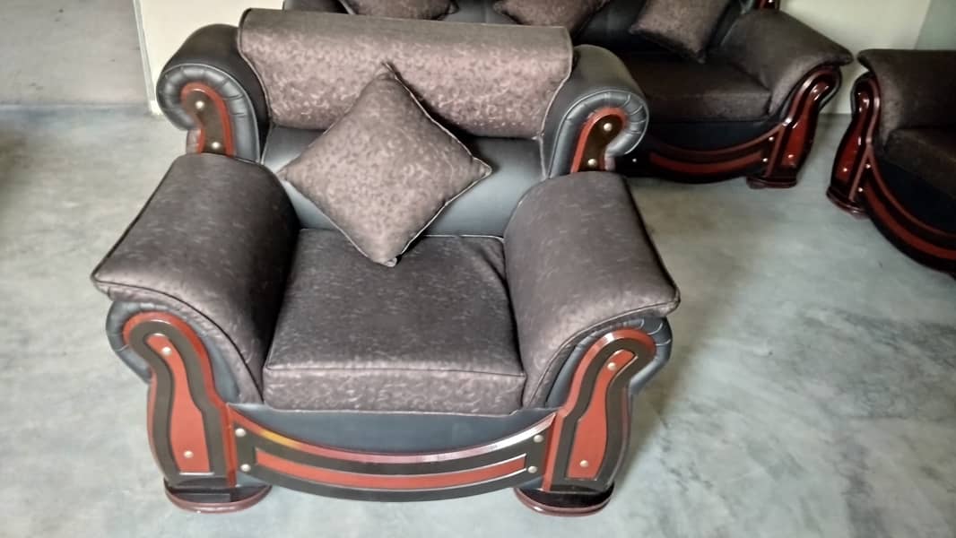6 seater sofa Almost Un used covered With Covers 4