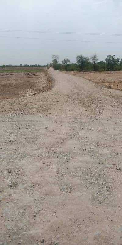 10 marla plot for sale  opposite Smart city Lahore. on urgent basisi 2