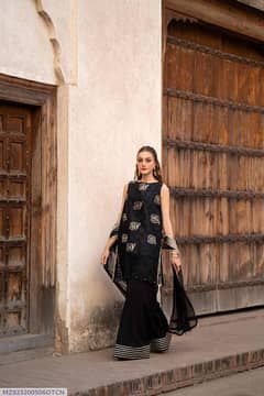 3 Pcs Women's Unstitched Printed Suit