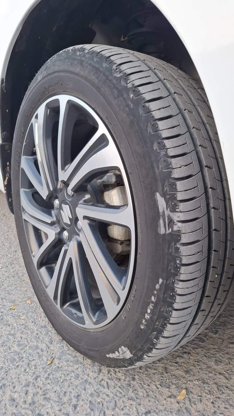 Suzuki Swift GLX CVT 2022 1