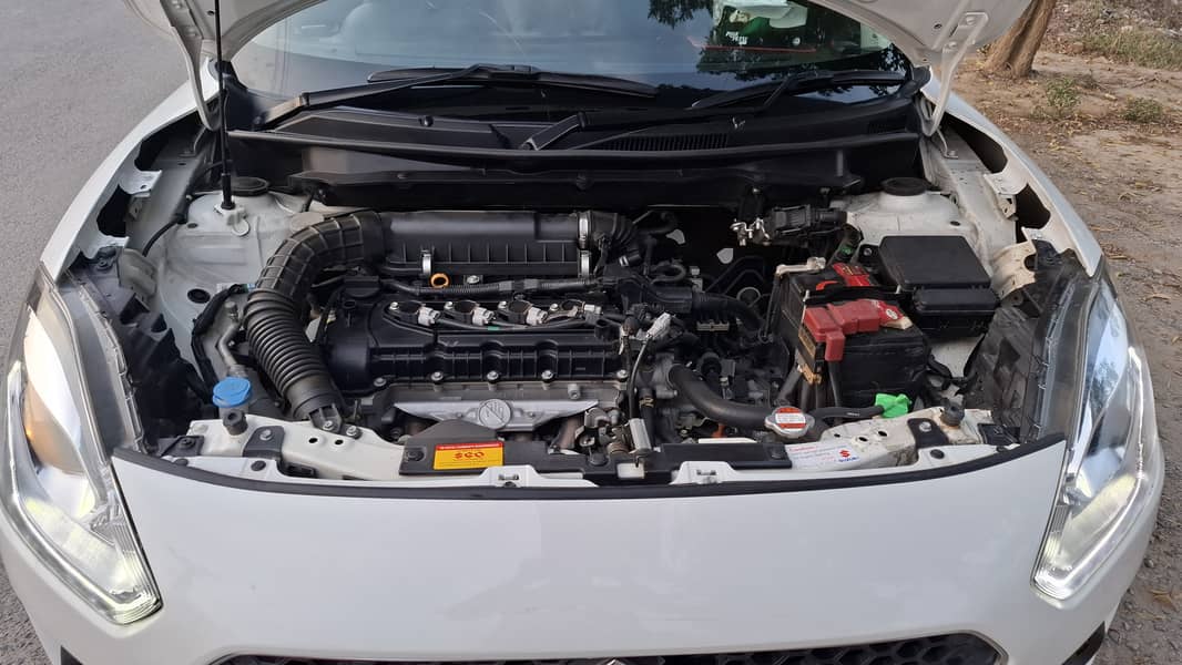 Suzuki Swift GLX CVT 2022 3