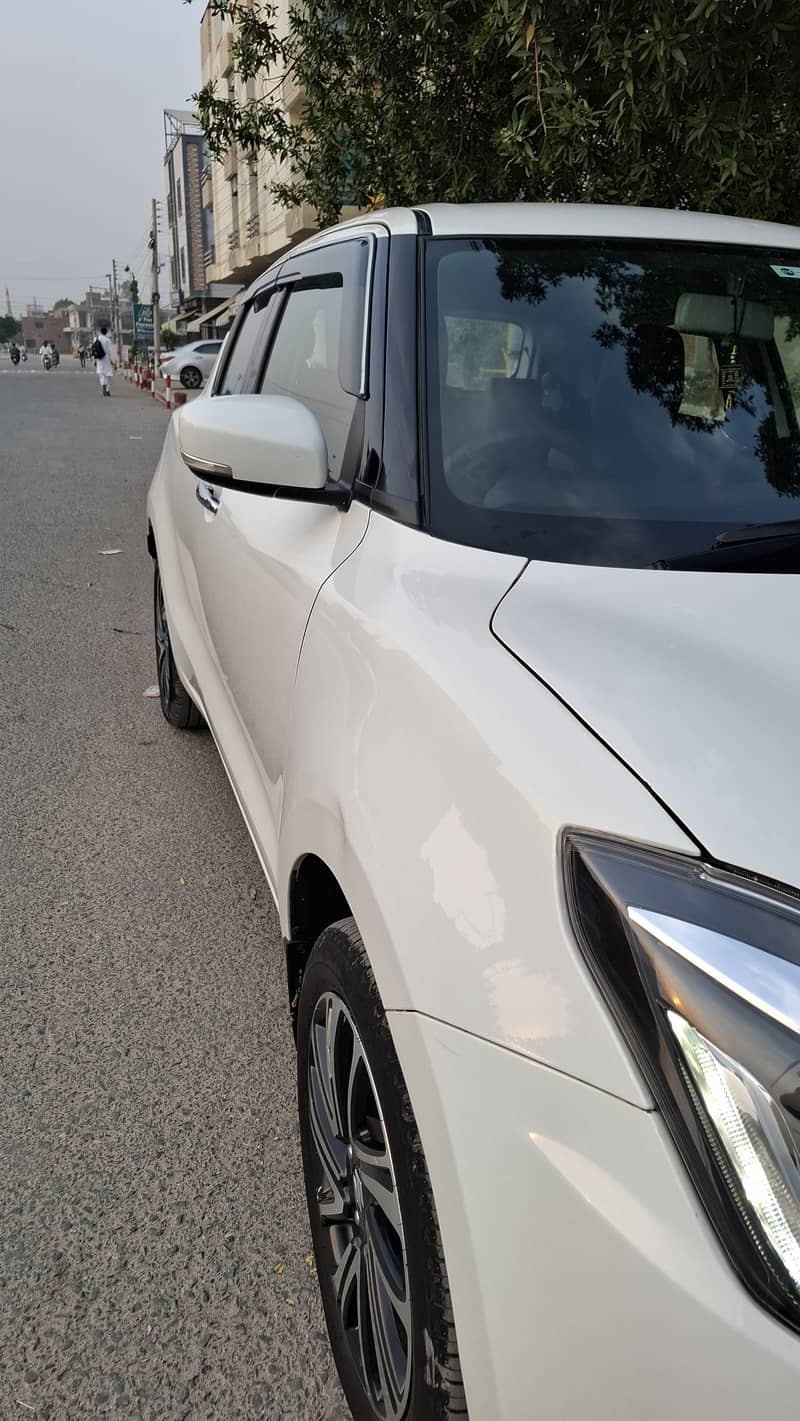 Suzuki Swift GLX CVT 2022 9