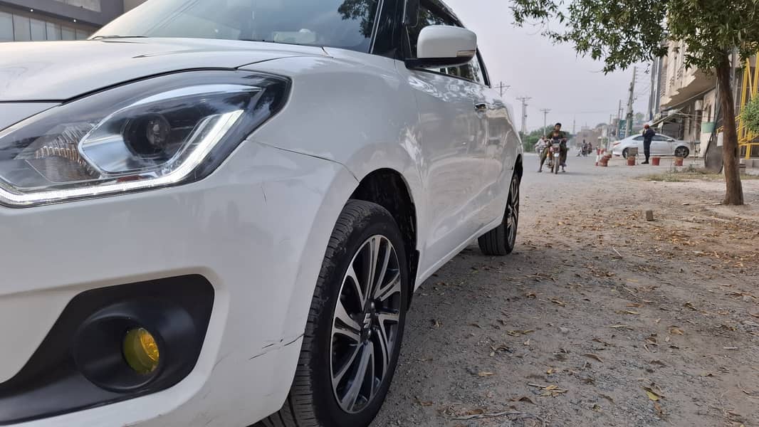Suzuki Swift GLX CVT 2022 13