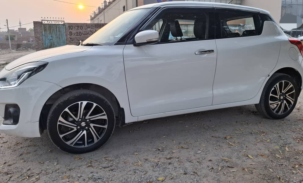 Suzuki Swift GLX CVT 2022 14
