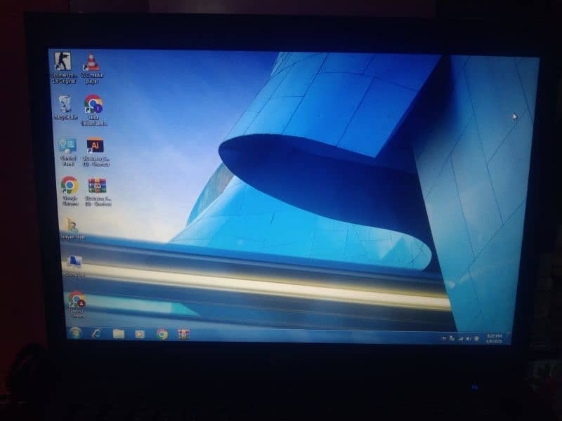 Dell window 7           4GB Ram. Working Good. 3
