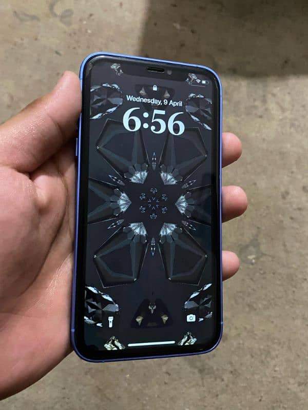 Iphone xr into 16 1