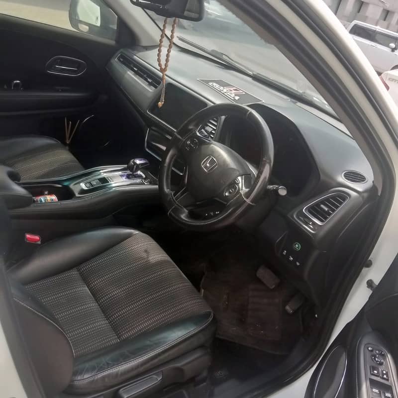 Honda Vezel 2014 Z sensing 1