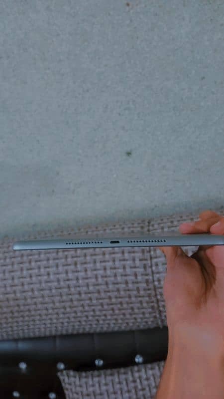 Ipad 6 generation Lush Condition 5