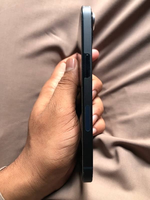 Iphone 13 JV (Midnight) 2