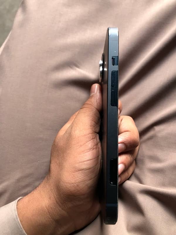 Iphone 13 JV (Midnight) 3